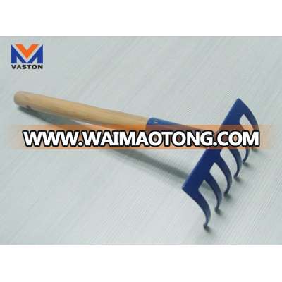 Garden Rake (6-Teeth) with Wooden Handle